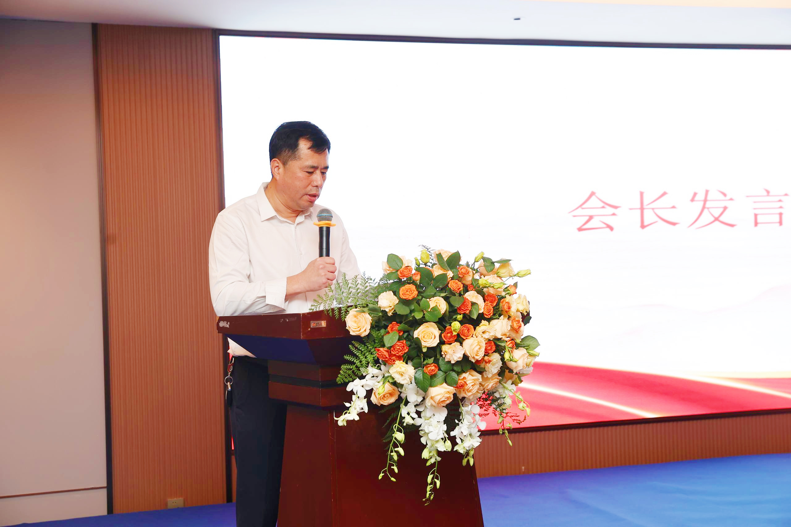 王健明代表平潭校友发言.jpg 王健明代表平潭校友发言.jpg